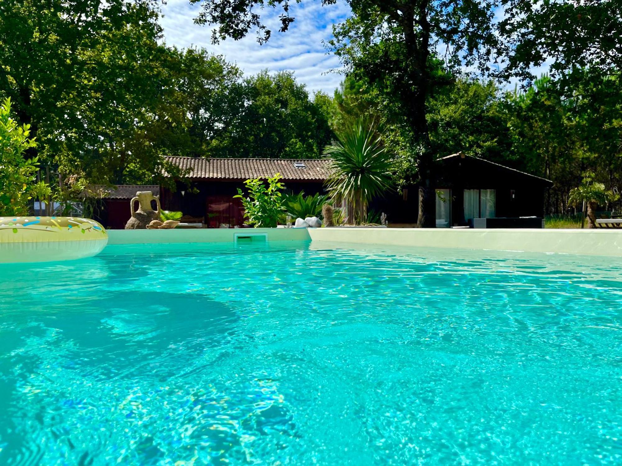 Hacienda De La Canopee Avec Piscine Chauffee Au Sel Hourtin Luaran gambar